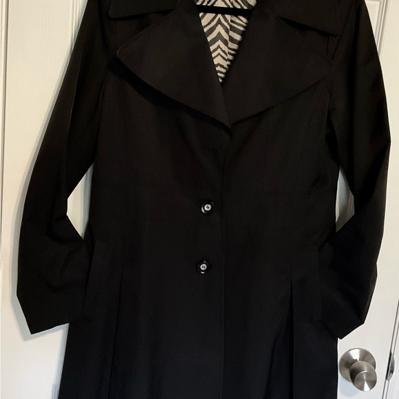 Classic Via Spiga Tailored Black Trench Coat - Like New Condition - Size L - Picture 6 of 9